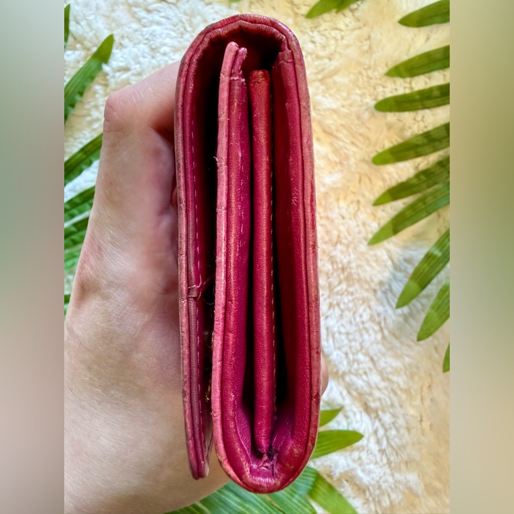 IN BOX! MIU MIU ๐ฉท Vibrant Pink Continental Italian Croc Leather Long Snap Wallet - Picture 11 of 14